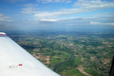 Cruising at 4000 ft eastbound