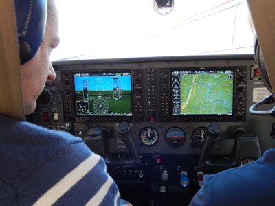 Cessna 182 Cockpit with G1000