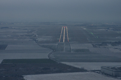 runway 26 at dusk in LFQQ