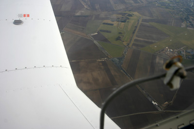 Vitry en Artois airfield (LFQS) below the wing