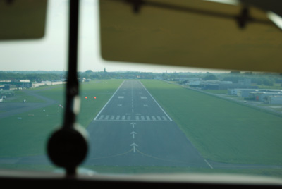 Final runway 25 at Kortrijk (EBKT)