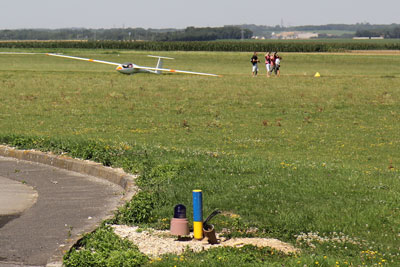 Lots of glider activity at Amiens airport