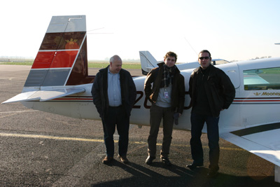 Heroes emerging from the airplane !