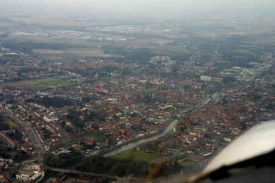Overhead the Belgian city of Doornik whil vectored to teh ILS rwy 266 approach in Lille (LFQQ)