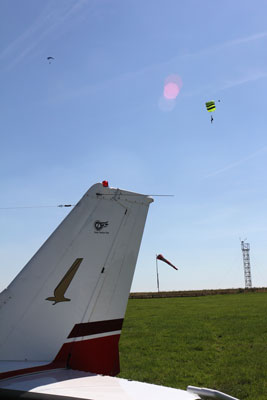 Parachute activity in Dieppe